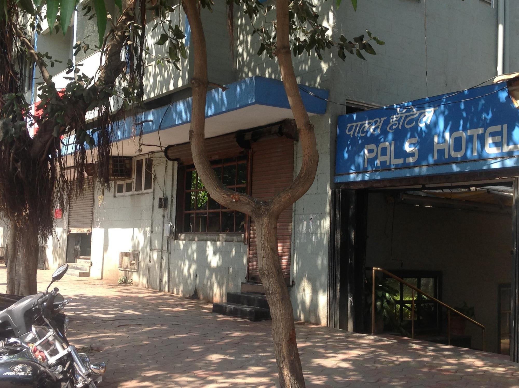 Pals Hotel Mumbai Exterior photo