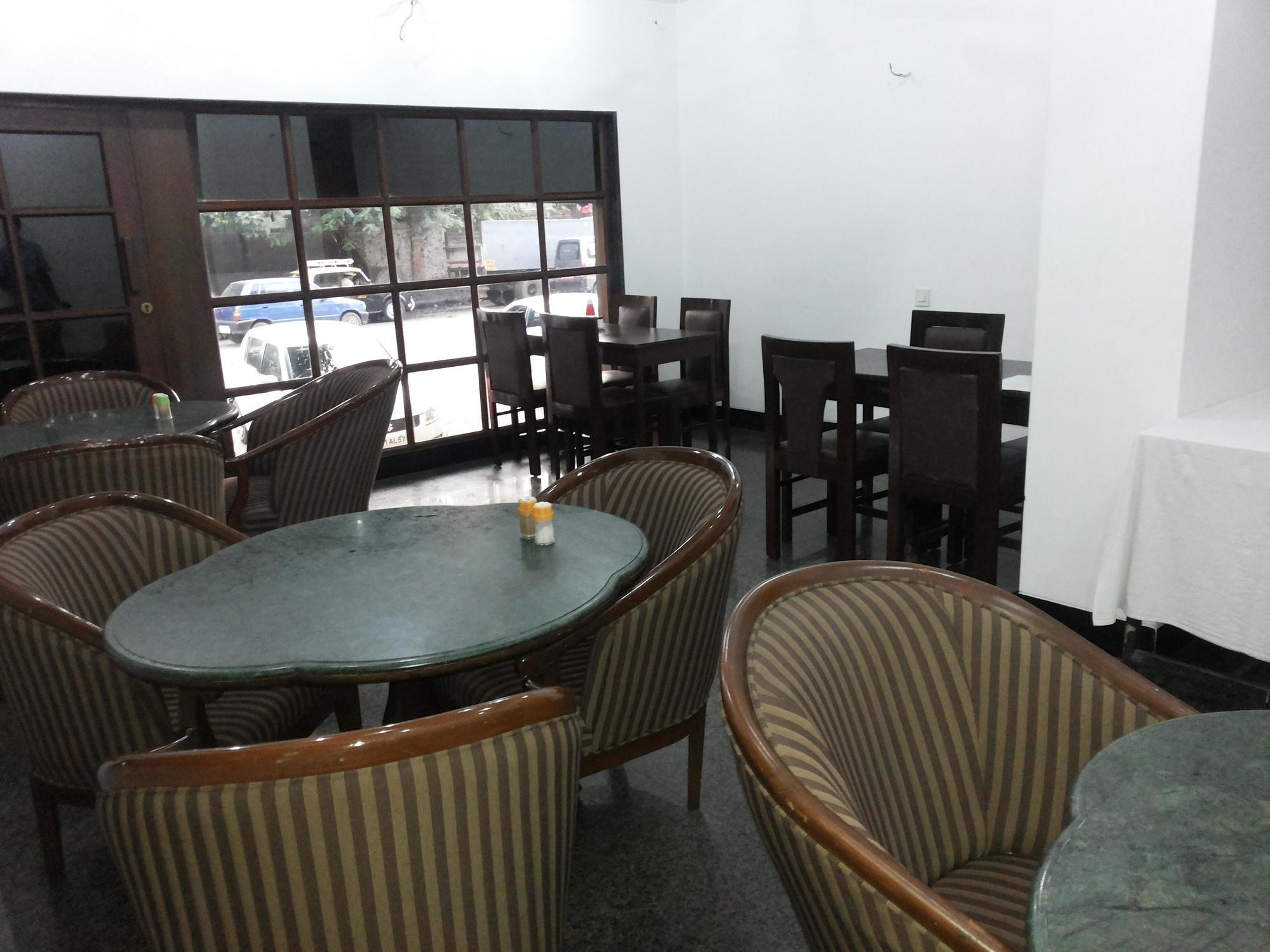 Pals Hotel Mumbai Exterior photo