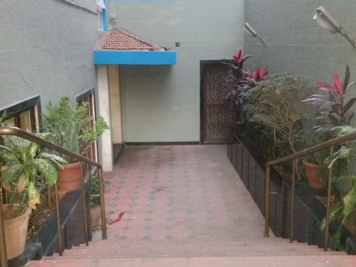 Pals Hotel Mumbai Exterior photo