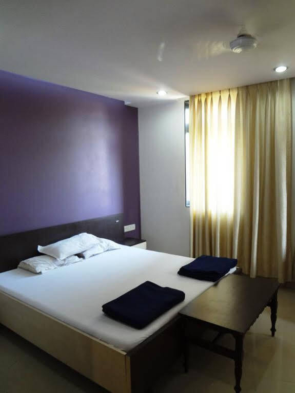 Pals Hotel Mumbai Exterior photo